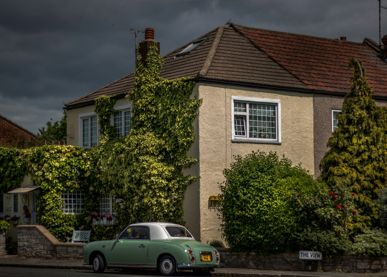 Hlaing family rental guide